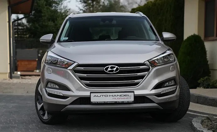 samochody osobowe Hyundai Tucson cena 77900 przebieg: 139000, rok produkcji 2017 z Świnoujście